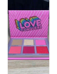 Love Conqueres Shadow Palette - I ❤ REVOLUTION 2