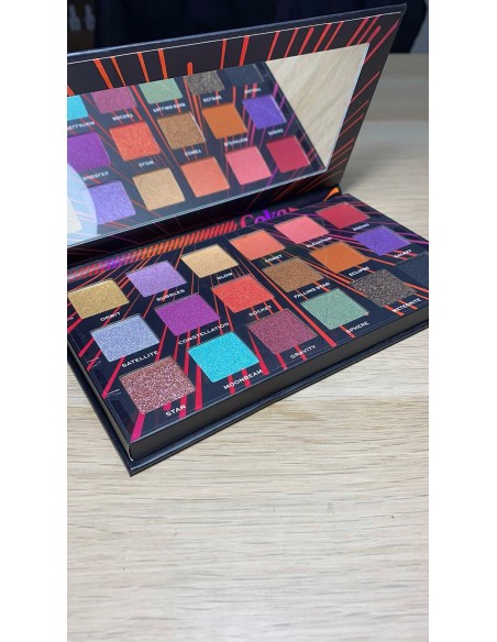 Revolution x Coca Cola Palette Occhi